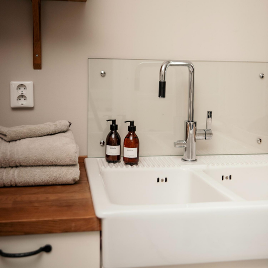 Handtvål i dofterna Svart Granatäpple & Havssalt