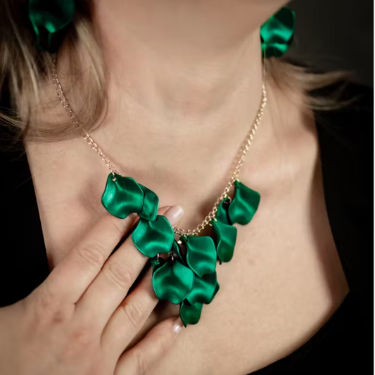 midnight drops halsband metallic grön