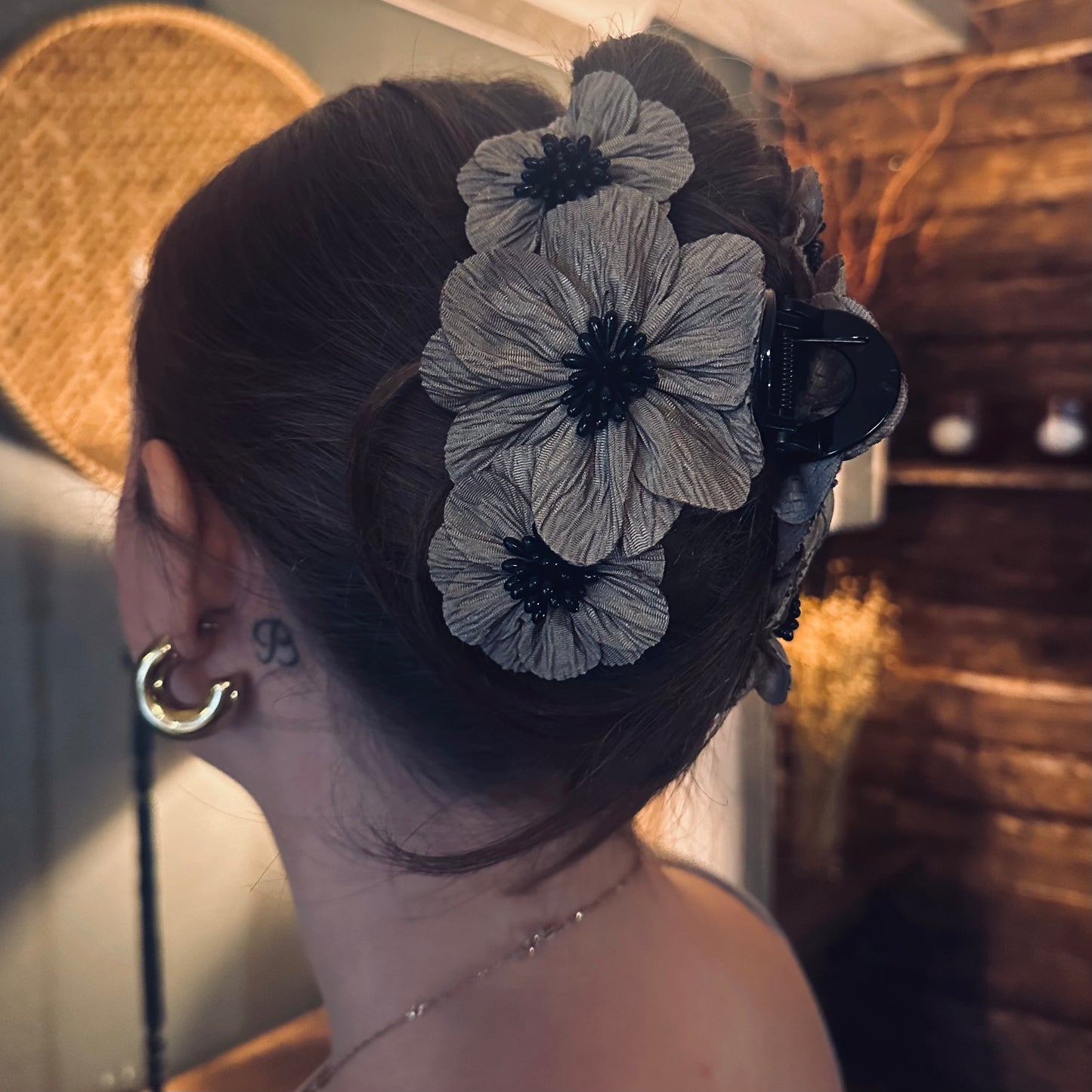 Hårklämma Carmen, Beige