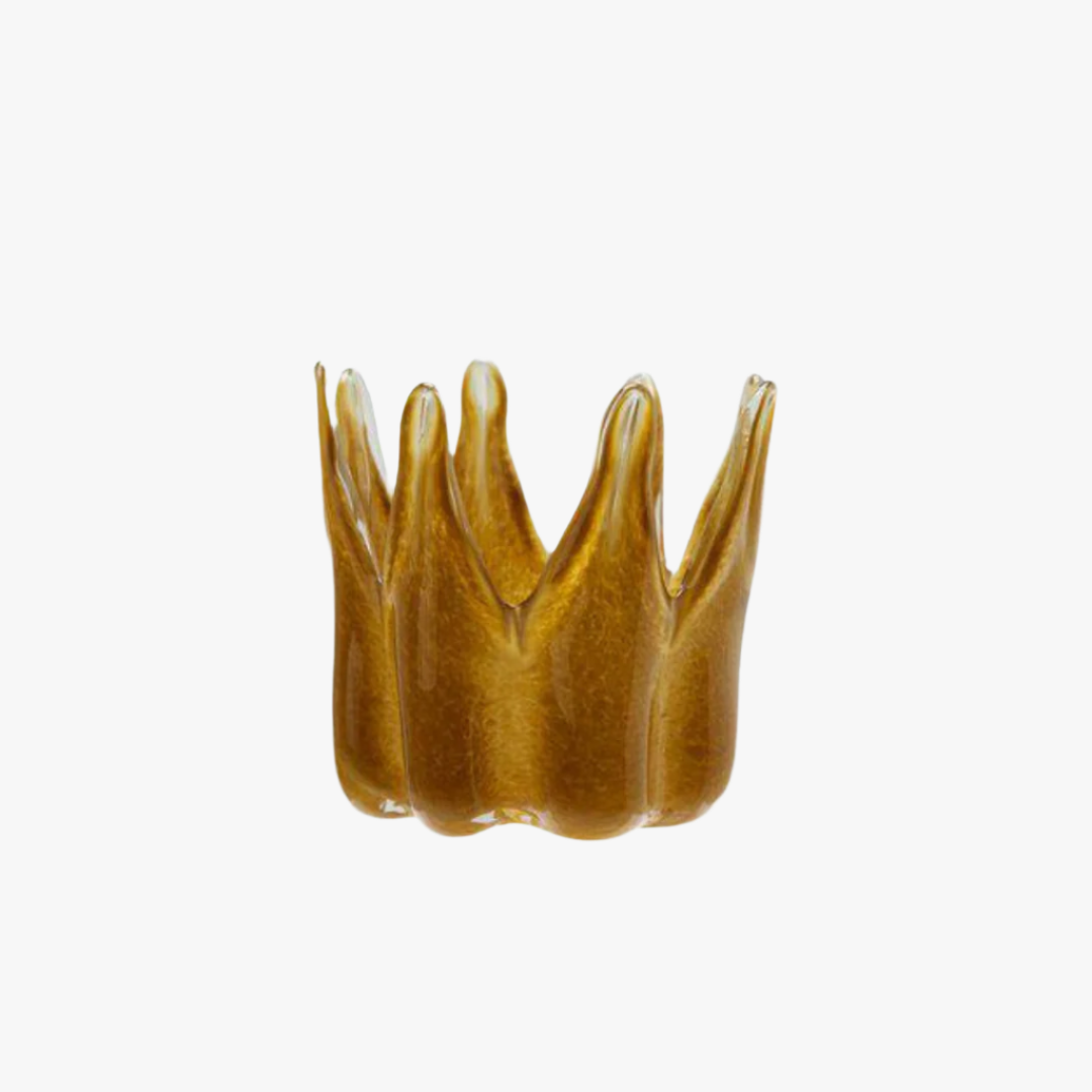 Ljuslykta Millie, Bärnsten