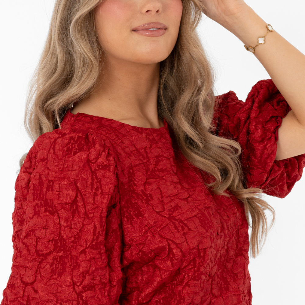 Blus Belora, Ruby Red