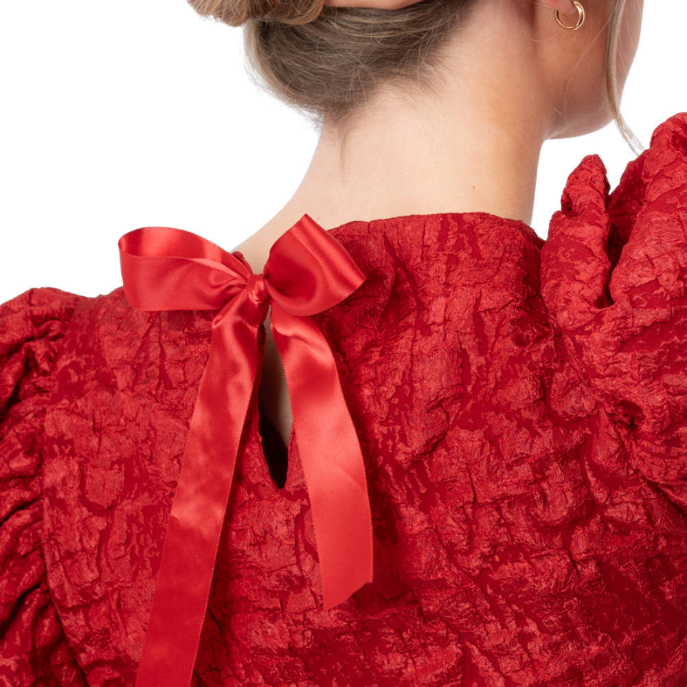 Blus Belora, Ruby Red
