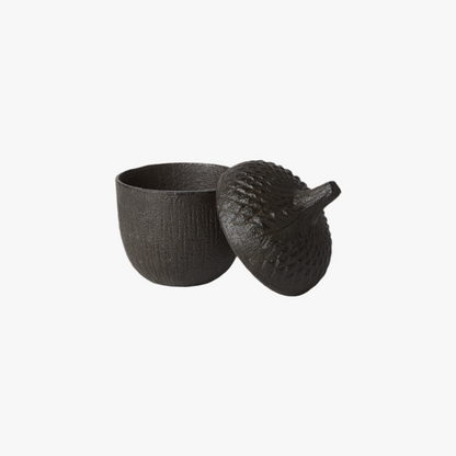 Skål med lock i gjutjärn