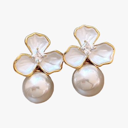 Örhängen flower pearl