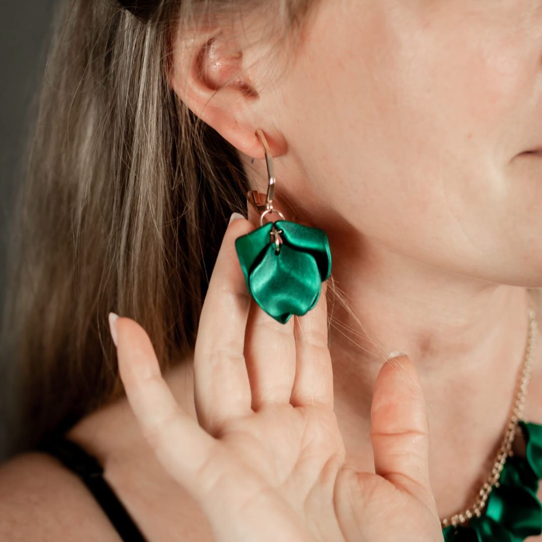 Midnight drops metallic green