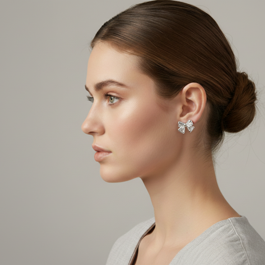 Örhängen Bow Charm, Silver