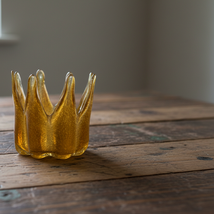 Ljuslykta Millie, Bärnsten