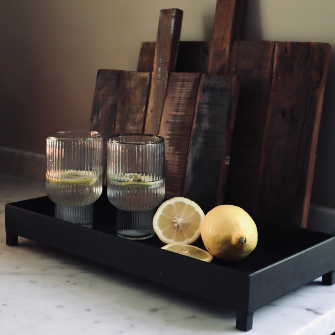 Bricka Hanna, Svart metall