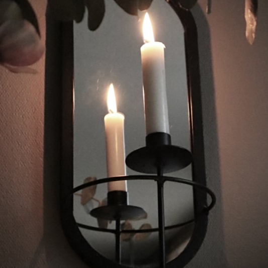 Spegel med ljus, Meja