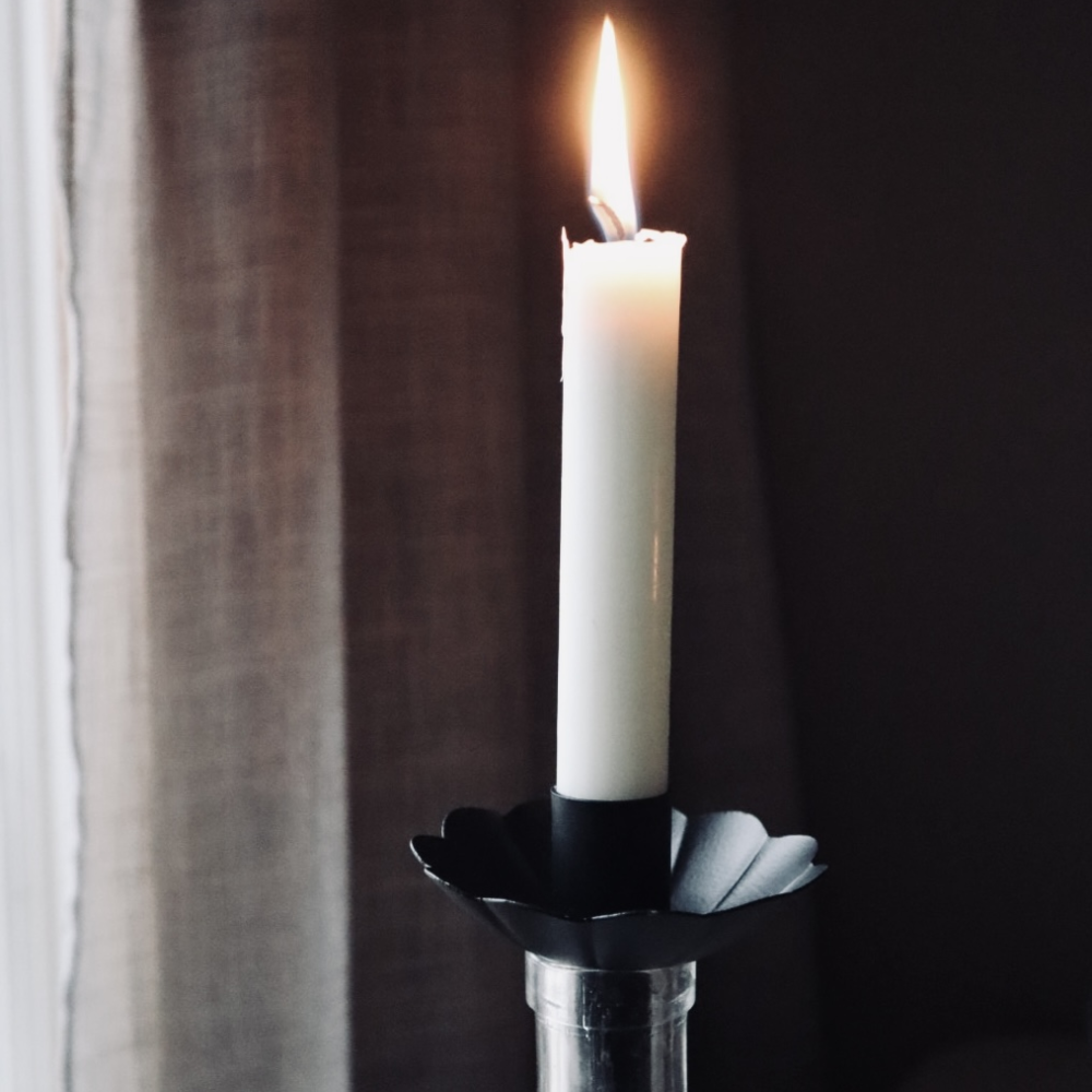 Ljushållare Gullan, Svart